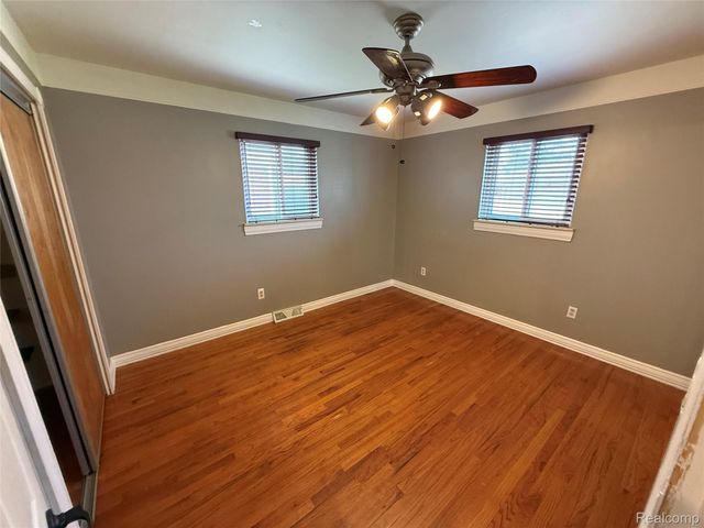 6484 Drexel Street, Dearborn Heights, MI 48127