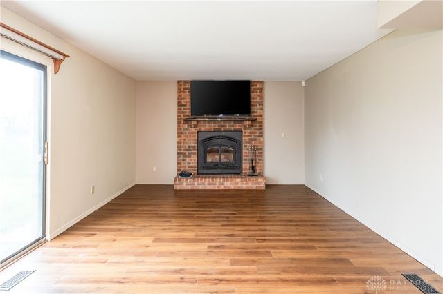 8581 Pinegate Way, Huber Heights, OH 45424