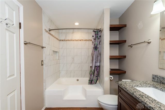 8581 Pinegate Way, Huber Heights, OH 45424