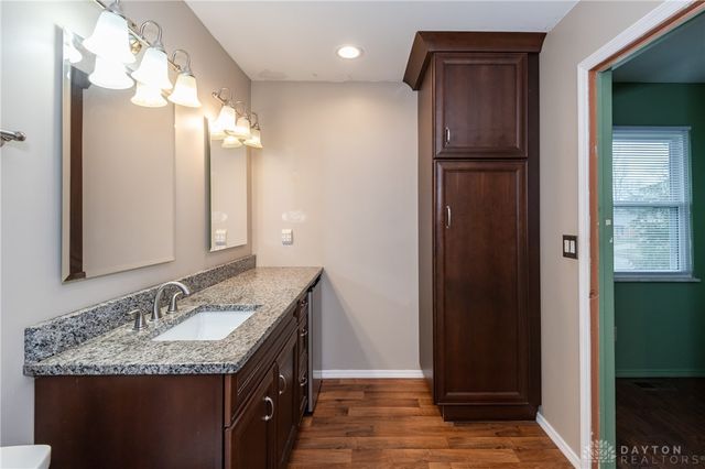 8581 Pinegate Way, Huber Heights, OH 45424