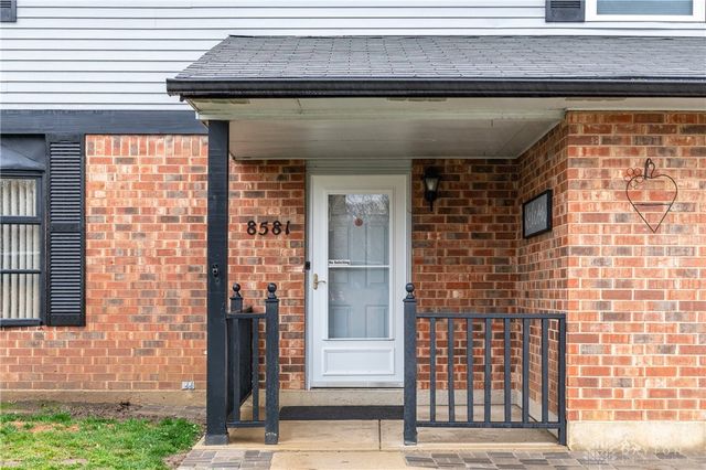 8581 Pinegate Way, Huber Heights, OH 45424