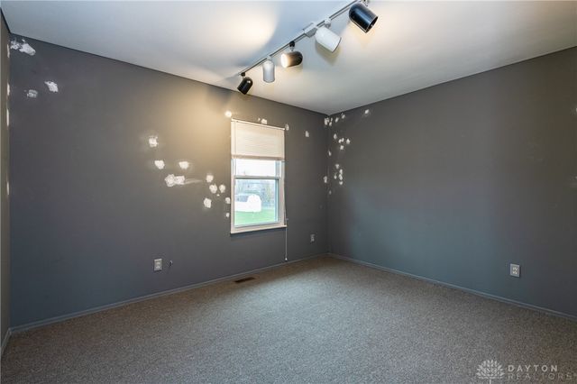 8581 Pinegate Way, Huber Heights, OH 45424