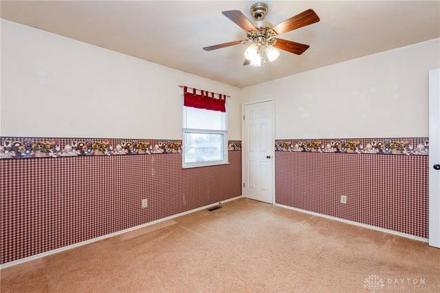 8581 Pinegate Way, Huber Heights, OH 45424