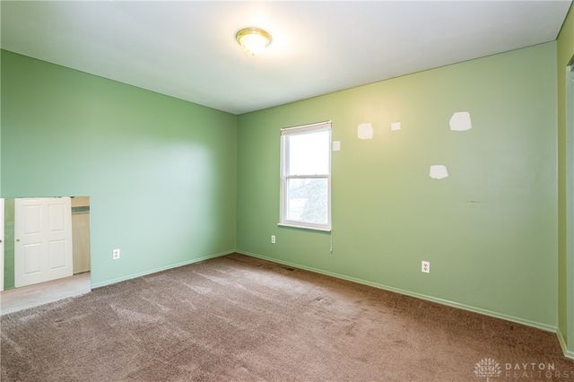 8581 Pinegate Way, Huber Heights, OH 45424