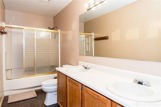 8581 Pinegate Way, Huber Heights, OH 45424