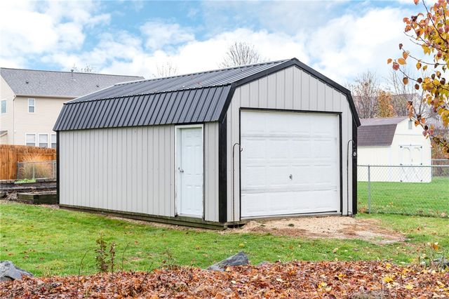 8581 Pinegate Way, Huber Heights, OH 45424