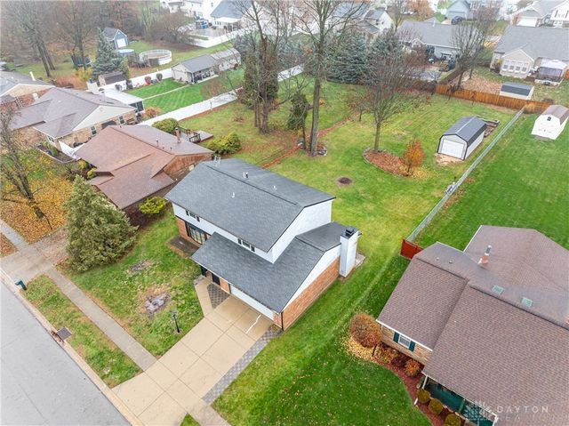 8581 Pinegate Way, Huber Heights, OH 45424