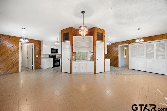 639 CR 3131, Jacksonville, TX 75766