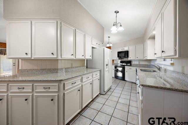 639 CR 3131, Jacksonville, TX 75766