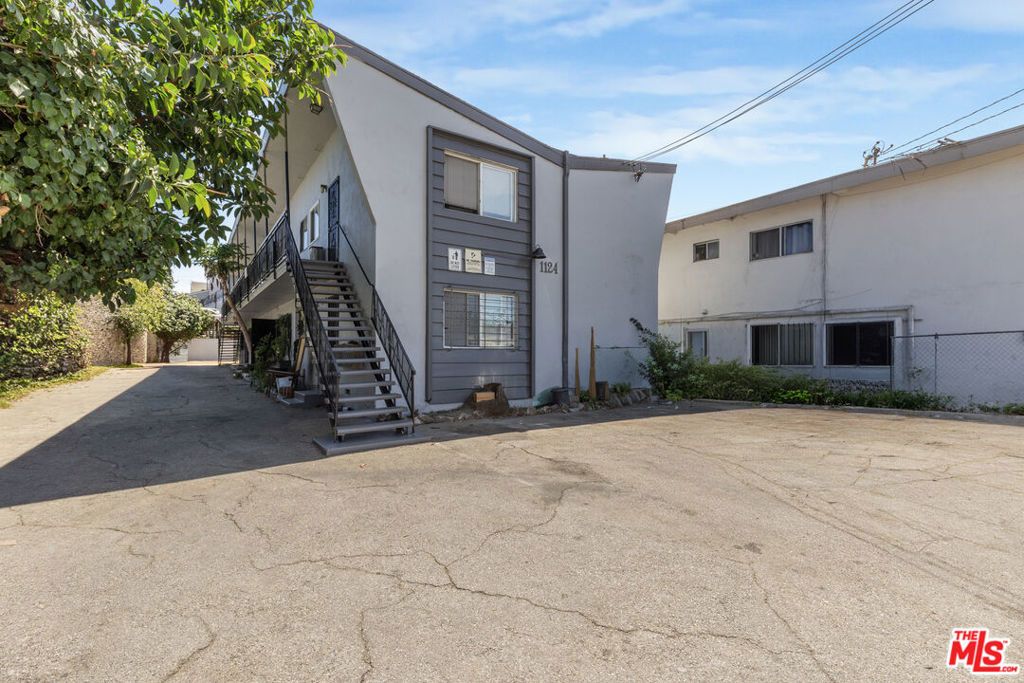1124 W 117th Street, Los Angeles, CA 90044 — exterior