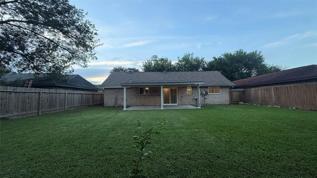 7107 Sawmill Trl, Houston, TX 77040