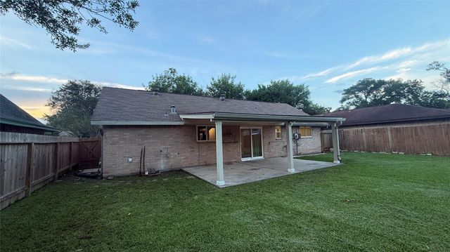 7107 Sawmill Trl, Houston, TX 77040