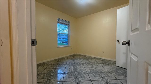 7107 Sawmill Trl, Houston, TX 77040