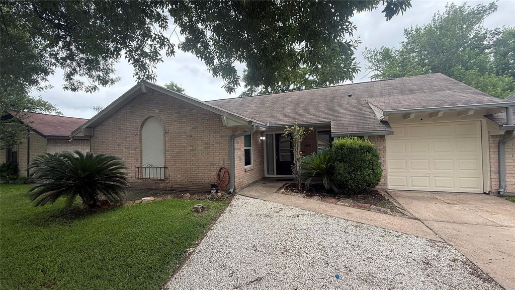 7107 Sawmill Trl, Houston, TX 77040
