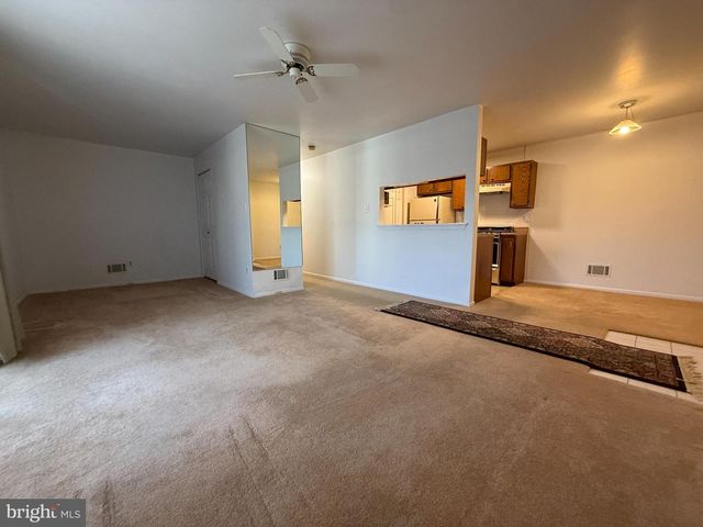 405 HICKORY CT, Lansdale, PA 19446