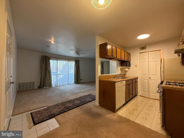 405 HICKORY CT, Lansdale, PA 19446