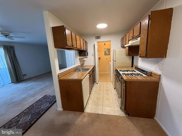 405 HICKORY CT, Lansdale, PA 19446