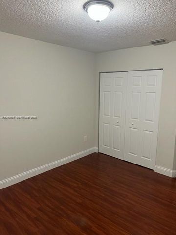 9845 NW 25th Ter, Doral, FL 33172