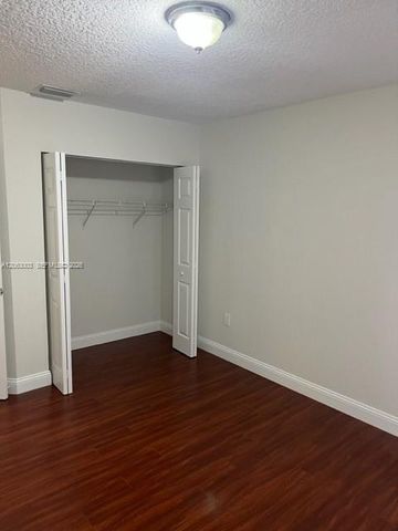 9845 NW 25th Ter, Doral, FL 33172