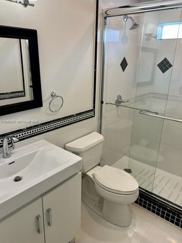 9845 NW 25th Ter, Doral, FL 33172