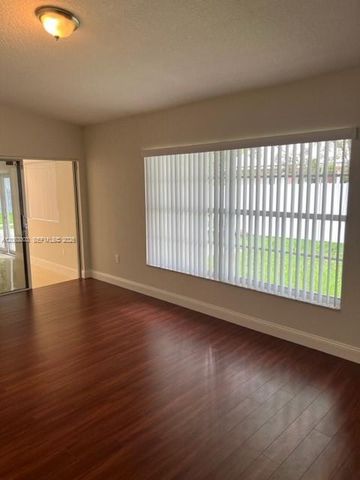 9845 NW 25th Ter, Doral, FL 33172