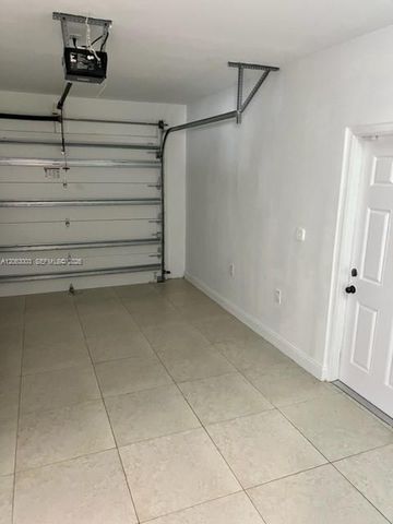 9845 NW 25th Ter, Doral, FL 33172