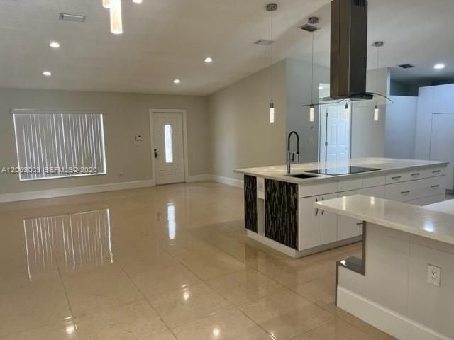 9845 NW 25th Ter, Doral, FL 33172