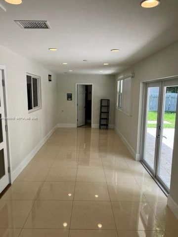 9845 NW 25th Ter, Doral, FL 33172