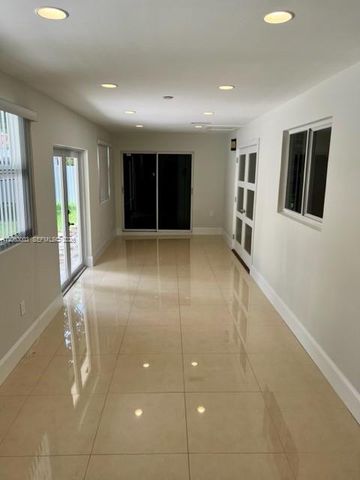 9845 NW 25th Ter, Doral, FL 33172