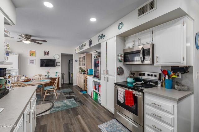 9916 W CLAIR Drive, Sun City, AZ 85351