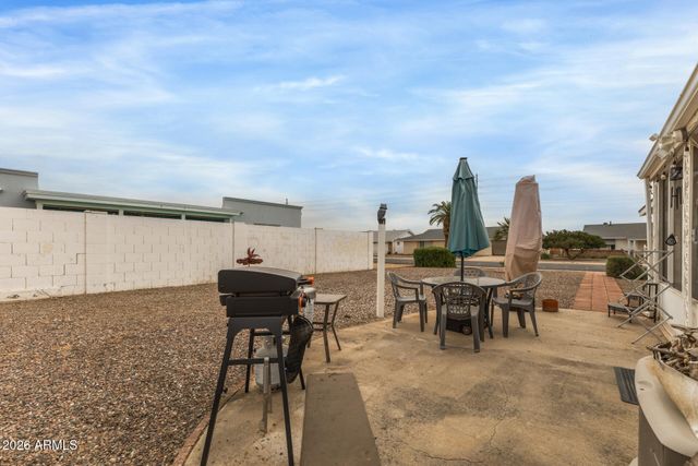 9916 W CLAIR Drive, Sun City, AZ 85351