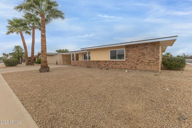9916 W CLAIR Drive, Sun City, AZ 85351
