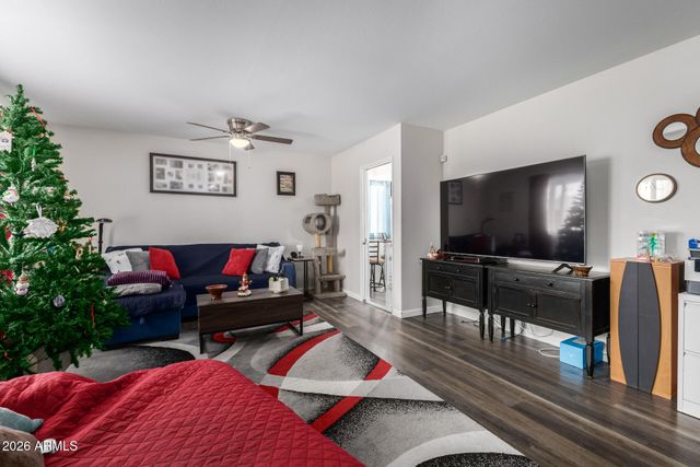 9916 W CLAIR Drive, Sun City, AZ 85351