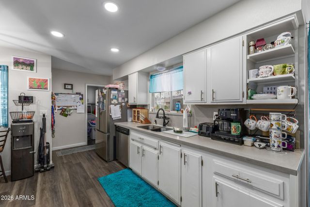 9916 W CLAIR Drive, Sun City, AZ 85351