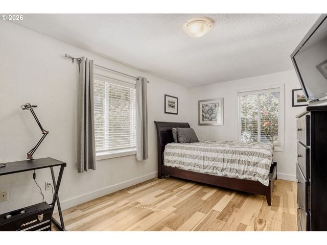 1731 CONIFER Dr, Lake Oswego, OR 97034