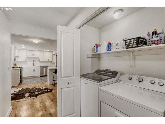 1731 CONIFER Dr, Lake Oswego, OR 97034