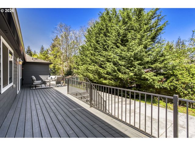 1731 CONIFER Dr, Lake Oswego, OR 97034
