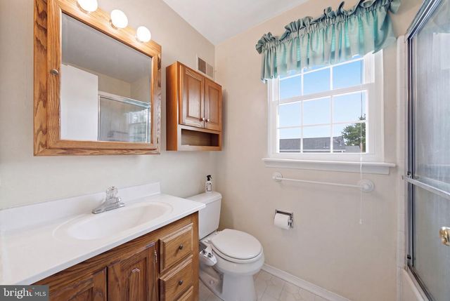 2 MARTIN DR, Newark, DE 19713