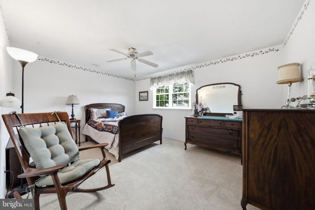 2 MARTIN DR, Newark, DE 19713