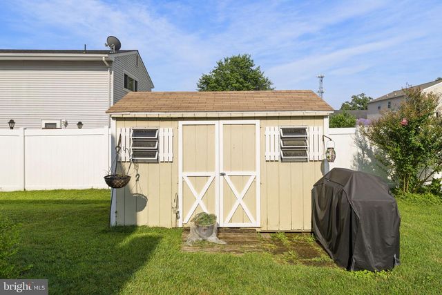 2 MARTIN DR, Newark, DE 19713