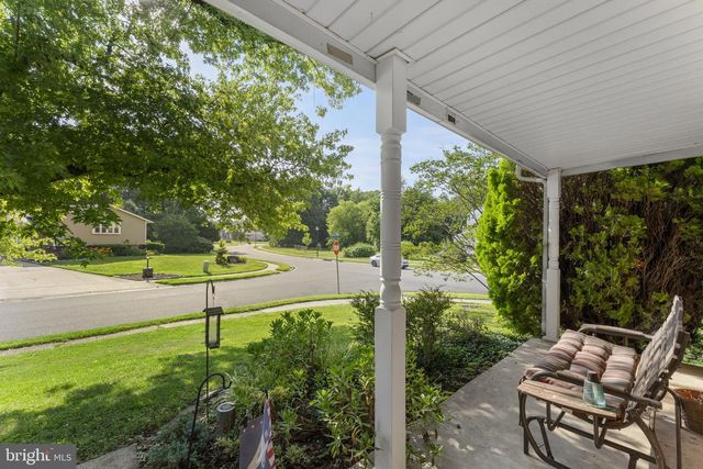 2 MARTIN DR, Newark, DE 19713