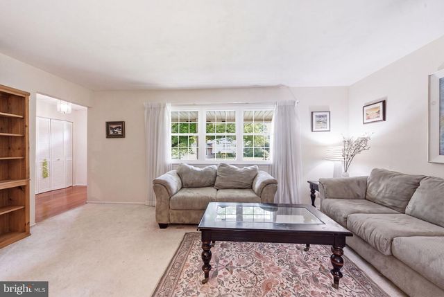 2 MARTIN DR, Newark, DE 19713