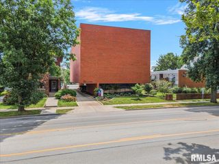 828 S 2nd St Ste 101B, Springfield, IL 62704