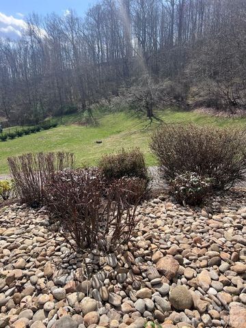 770 Discovery Place, Sylva, NC 28779