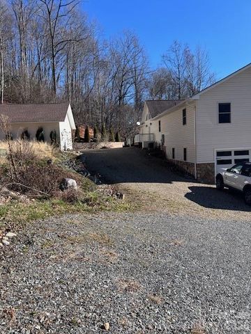 770 Discovery Place, Sylva, NC 28779