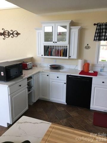 770 Discovery Place, Sylva, NC 28779