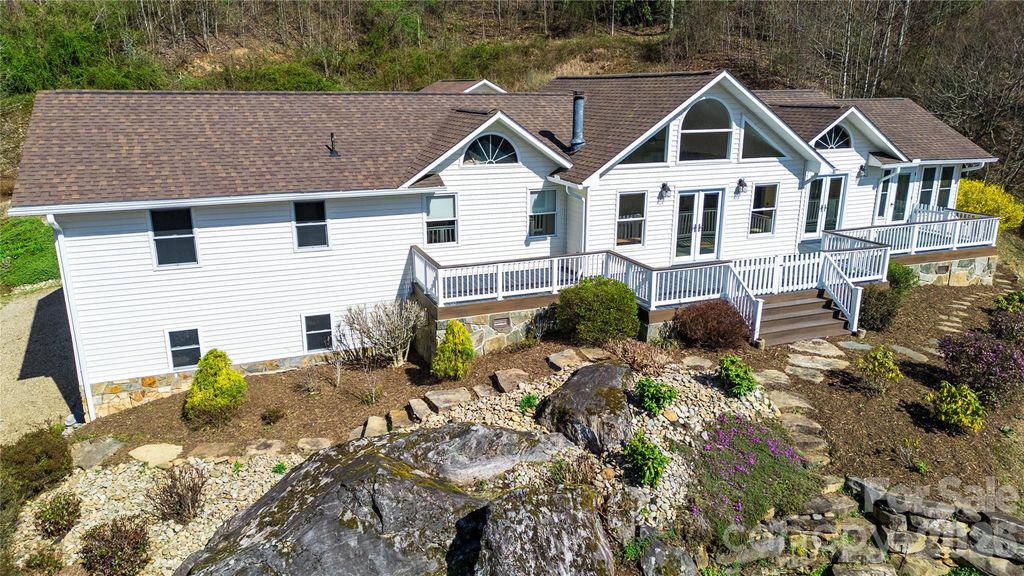 770 Discovery Place, Sylva, NC 28779