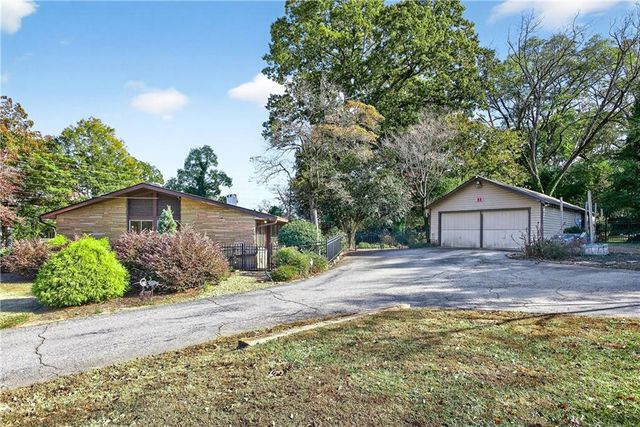 32 Mcdonough Street, Hampton, GA 30228