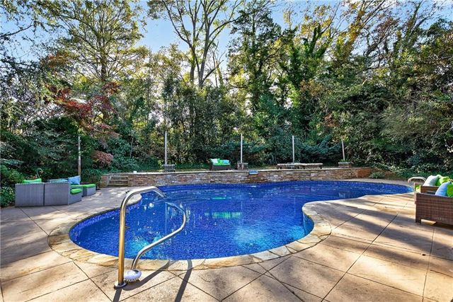 32 Mcdonough Street, Hampton, GA 30228