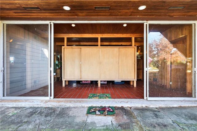 32 Mcdonough Street, Hampton, GA 30228